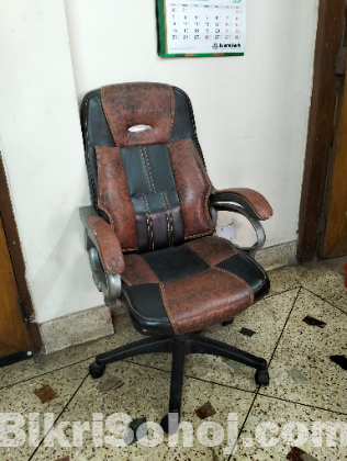 বস চেয়ার